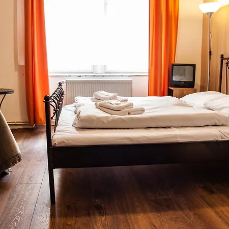 Sunflower 3* Prague
