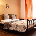 Sunflower Hotel 3*