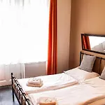 Sunflower Hotel Praga