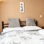 Hotel Sunflower
